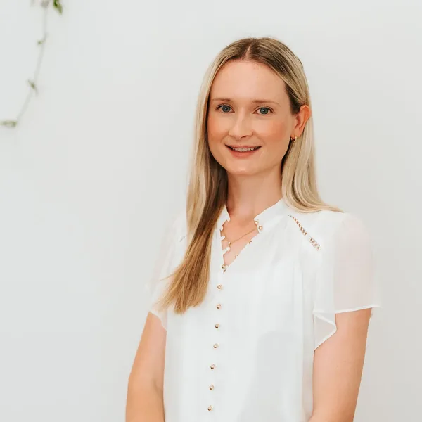 Dr Alexandra Sweeney